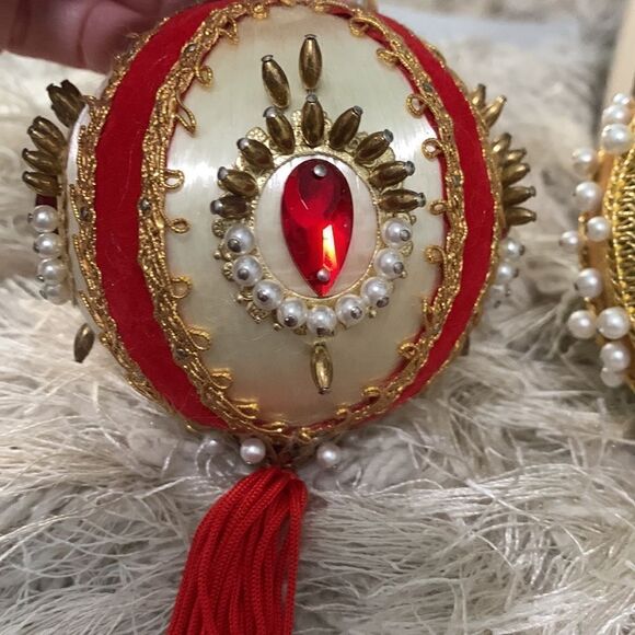 Vintage Set Of Three Christmas Ornaments - Picture 9 of 16